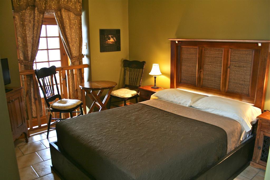 Hotel Manoir Ramezay à Marieville Chambre photo